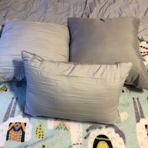 Decorative Bed Pillow Set